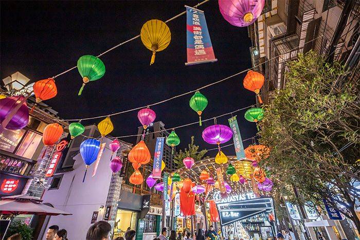 山東濟(jì)南夜景照明工程,樓體樓宇亮化工程,LED發(fā)光標(biāo)識(shí)工程,夜景景觀照明工程,夜景泛光照明,LED照明,LED發(fā)光字工程,亮化工程,LED外露發(fā)光字